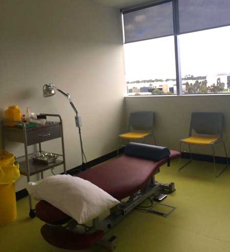 Cupping and acupuncture treatment room. Building 30